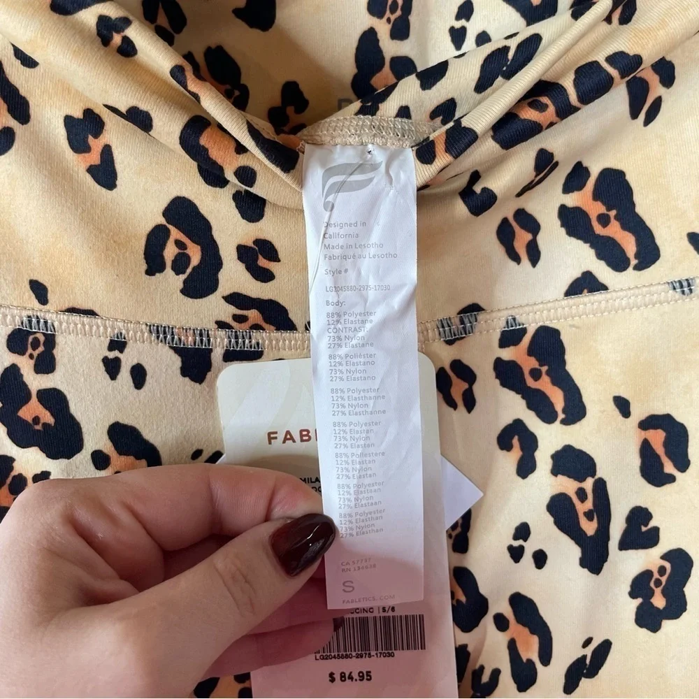 Fabletics Mila High-Waisted Pocket‎ Leggings Leopard Print Size Small